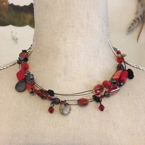 Red tones mixed material beaded fish line necklace - Picture 1 of 8